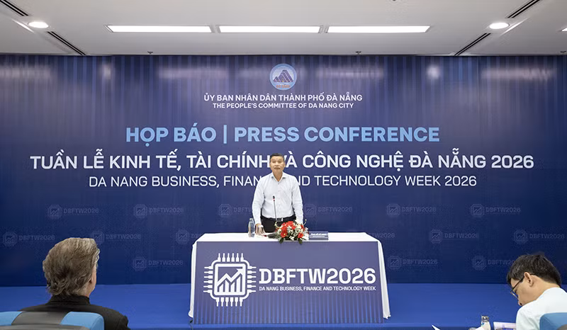 Ông Hồ Kỳ Minh, Phó Chủ tịch Thường trực UBND thành phố Đà Nẵng chủ trì họp báo công bố Tuần lễ Kinh tế, Tài chính và Công nghệ Đà Nẵng 2026.