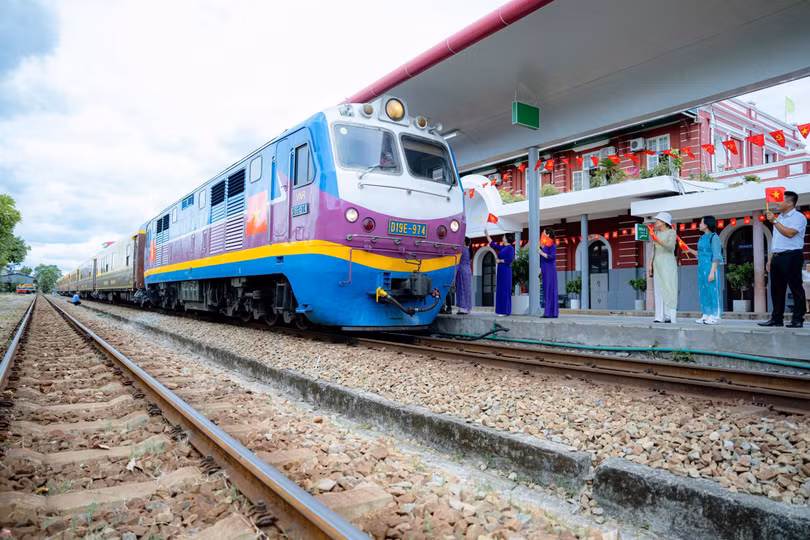 Lễ khai trương đoàn tàu du lịch “Phong Nha – Cố đô Huế: Hành trình di sản thế giới”. Ảnh Hoàng Lê.