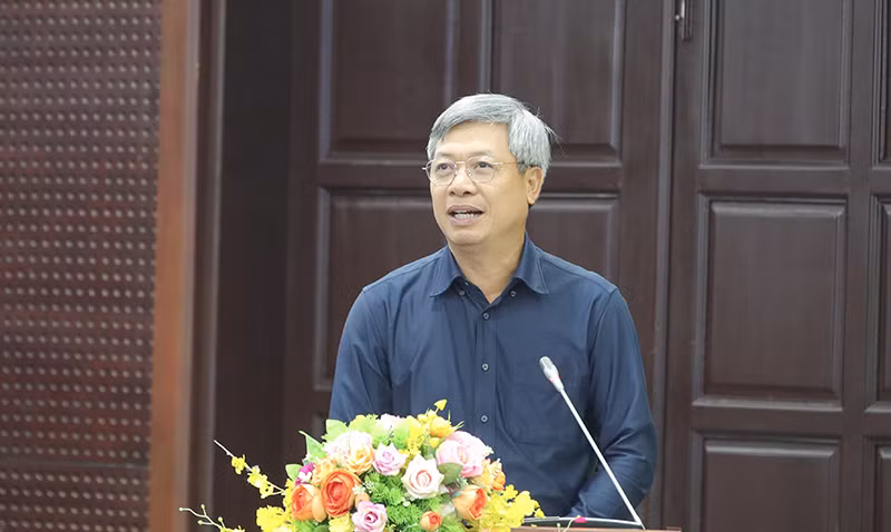 Ông Hồ Quang Bửu, Phó Chủ tịch UBND TP Đà Nẵng đánh giá cao kế hoạch phối hợp, triển khai thí điểm hỗ trợ cửa hàng, hộ kinh doanh bán buôn, bán lẻ chuyển đổi số trên địa bàn thành phố Đà Nẵng nhằm thúc đẩy kinh tế số.