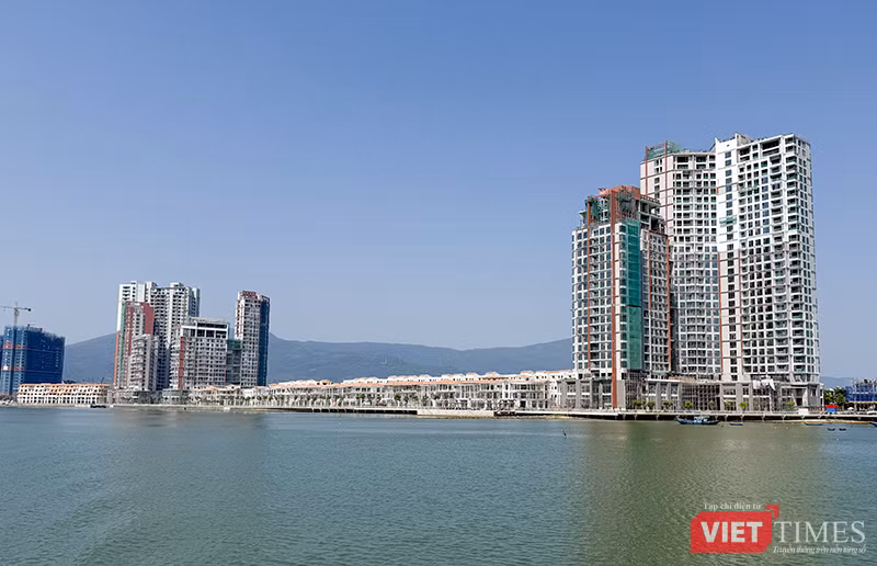 Một góc đô thị ven sông Hàn, TP Đà Nẵng.