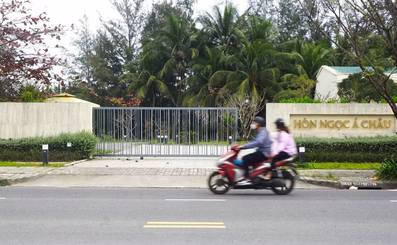 Dự án Khu Du lịch Biển Hoa Trung (còn gọi là Khu du lịch ven biển Hòn Ngọc Á Châu) do Công ty Cổ phần Hòn Ngọc Á Châu làm chủ đầu tư. Ảnh GH.