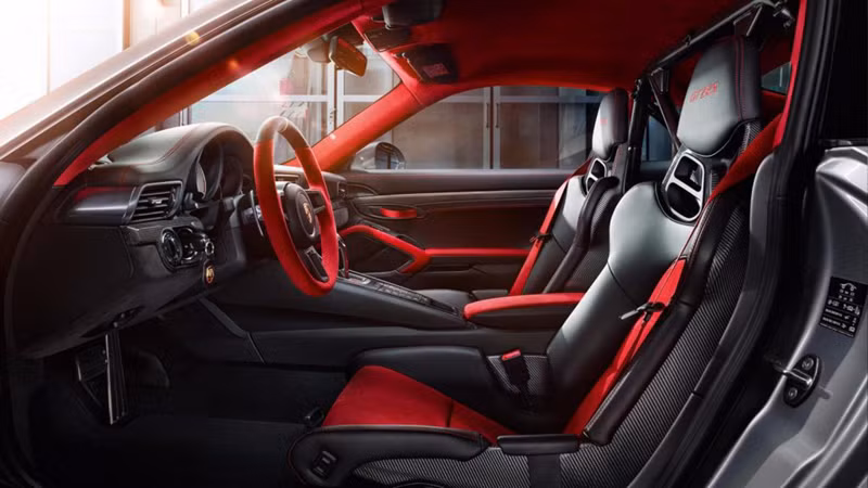 vi sao lai co nhieu sieu xe porsche 911 gt2 rs duoc rao ban den vay