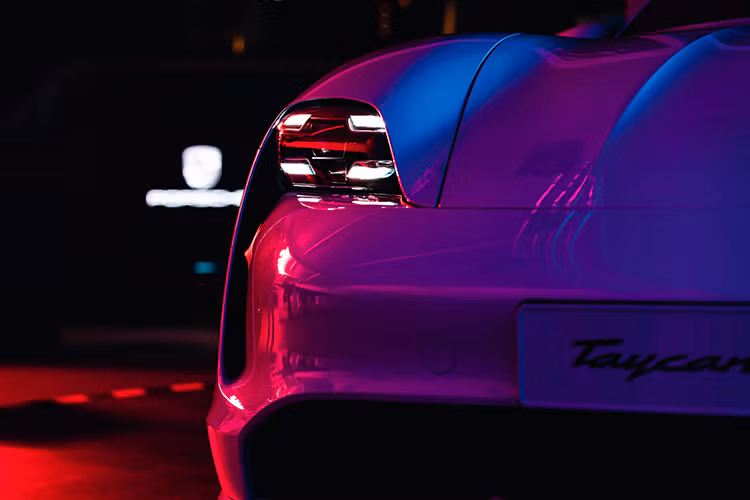 Đèn chiếu sáng thiết kế mới trên Porsche Taycan