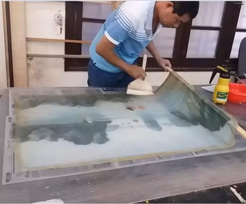 Quá trình tu sửa tranh lụa "Vịnh Hạ Long"
