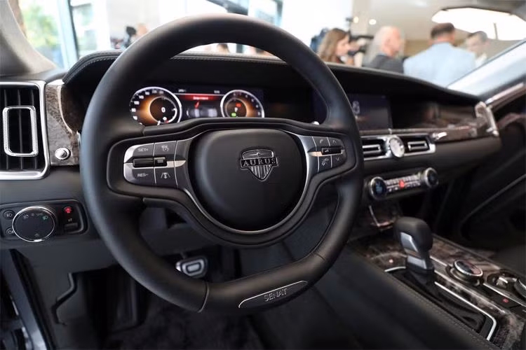 Nội thất của mẫu Senat tại showroom. Ảnh: Reuters