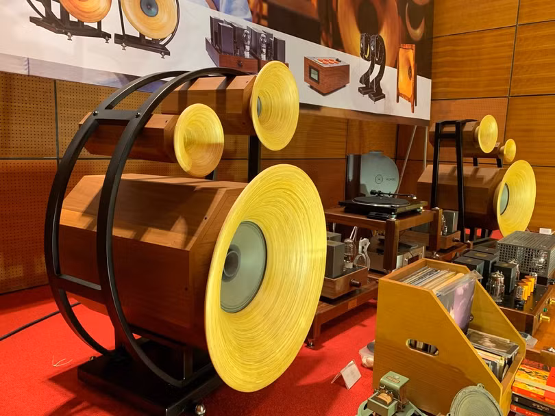 Đôi loa kèn Trio K phối ghép với loa trầm chủ động hướng tới đáp ứng được nhiều thể loại nhạc đã được Khang Audio setup