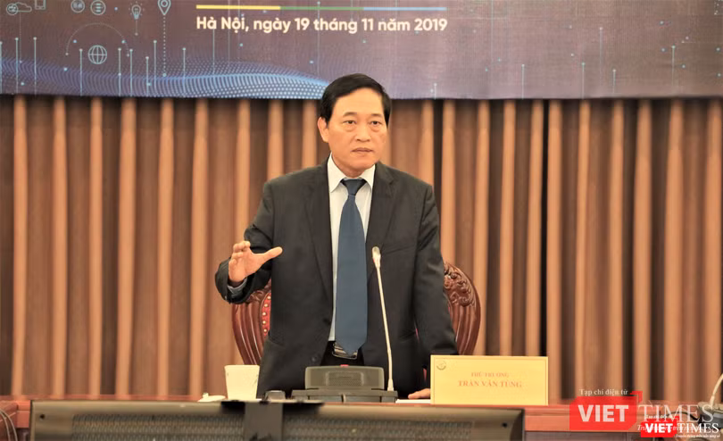 Thứ trưởng Bộ Khoa học Công nghệ Trần Văn Tùng Thứ trưởng Bộ Khoa học Công nghệ Trần Văn Tùng