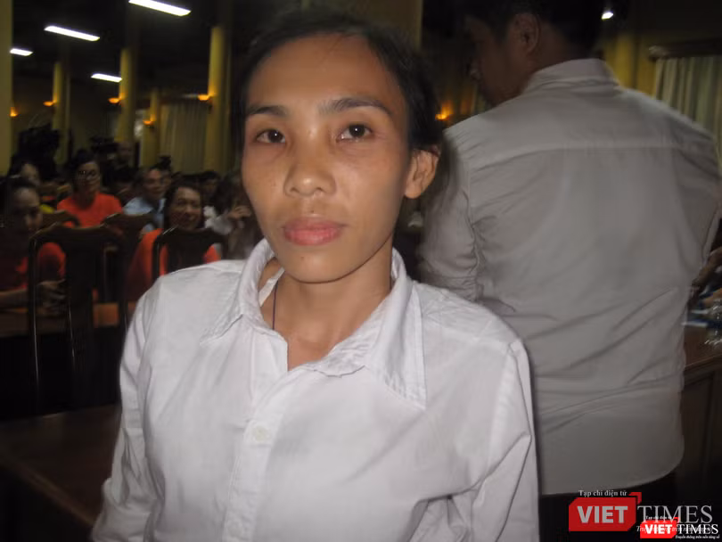 Chị Vương Thị Quyên - Đại sứ của chương trình "Chung tay xoa dịu nỗi đau da cam" năm 2019 Chị Vương Thị Quyên - Đại sứ của chương trình "Chung tay xoa dịu nỗi đau da cam" năm 2019