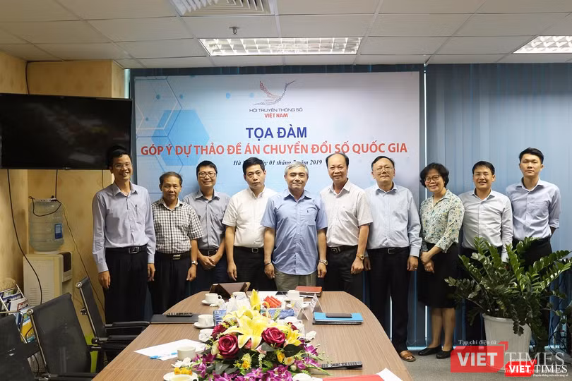 Các đại biểu tham dự tọa đàm là giám đốc các trung tâm, các viện nghiên cứu khoa học công nghệ Các đại biểu tham dự tọa đàm là giám đốc các trung tâm, các viện nghiên cứu khoa học công nghệ