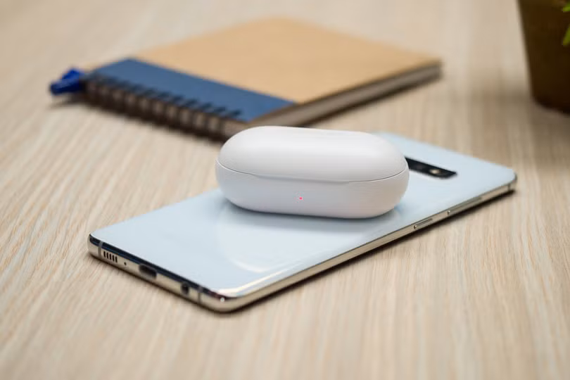 Công nghệ sạc không dây của Huawei thật sự rất ấn tượng (Ảnh: Phonearena.com) Công nghệ sạc không dây của Huawei thật sự rất ấn tượng (Ảnh: Phonearena.com)