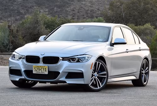 Ngoài series 3 chiếm vị trí á quân, BMW còn có hai sản phẩm khác trong danh sách là X1 và X3.