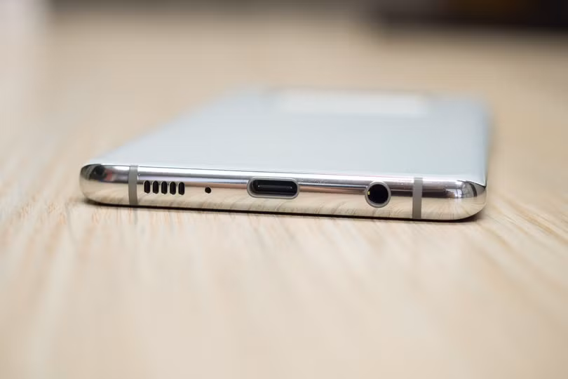 Giắc cắm 3,5mm sẽ không còn tồn tại trên Note 10? (ảnh Phone Arena)