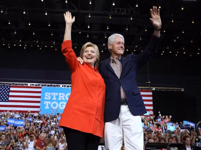 Vợ chồng tổng thống Clinton (Ảnh Getty Images)