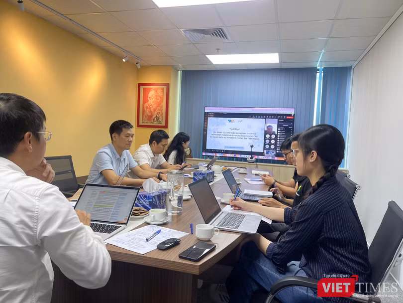 vt_gop y du thao Internet.jpg