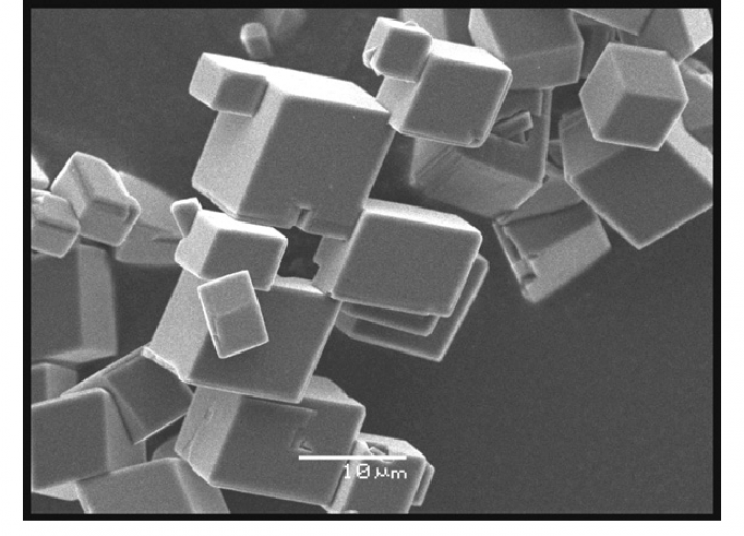 Tinh thể Magiêzit tự nhiên (Ảnh Nater)