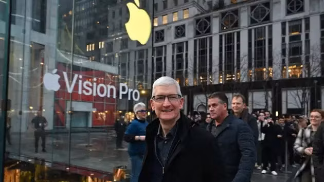 tim-cook-tai-le-ra-mat-vision-pro-1490.jpg