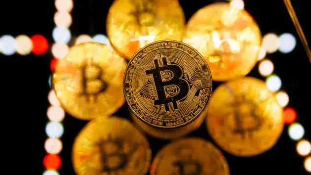 Bitcoin tăng trên 45.000 USD, mức cao nhất trong gần một tháng