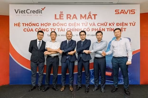 Đại diện VietCredit và SAVIS tại sự kiện