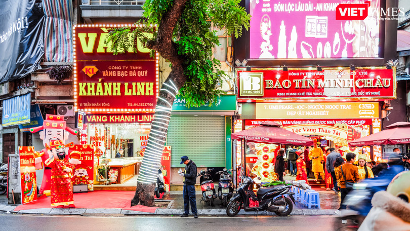 Hình ảnh trái ngược trên "phố vàng" ngày vía Thần Tài 2025