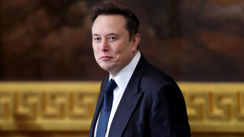 Tỷ phú Elon Musk vừa thực hiện một thương vụ gây ngạc nhiên giữa 2 công ty do ông sở hữu. Ảnh: Bloomberg