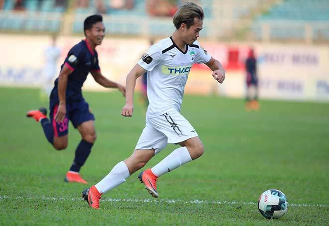 Văn Toàn ngày càng thi đấu ấn tượng (ảnh VPF) 