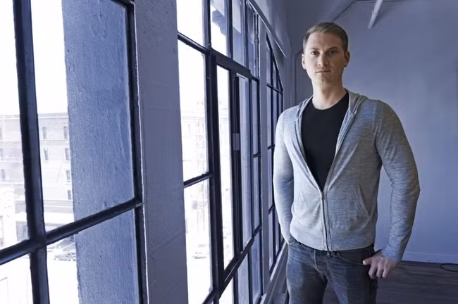 Tim Junio, CEO của Quadium là một cựu nhân viên của CIA