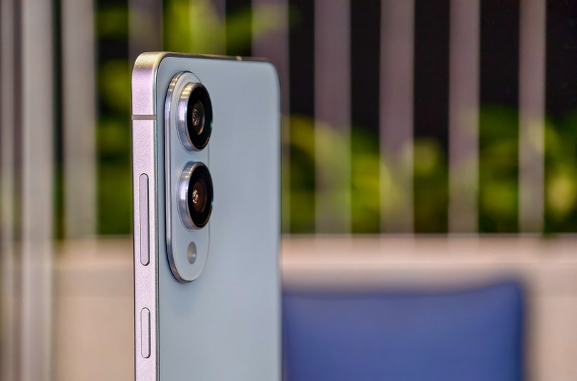 Galaxy S25 Edge. Ảnh: The Verge