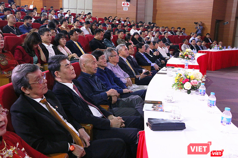 Các cựu lãnh đạo Bộ, ngành và lãnh đạo Hội tham dự Lễ ra mắt Viện Ứng dụng công nghệ và Chuyển đổi số Các cựu lãnh đạo Bộ, ngành và lãnh đạo Hội tham dự Lễ ra mắt Viện Ứng dụng công nghệ và Chuyển đổi số