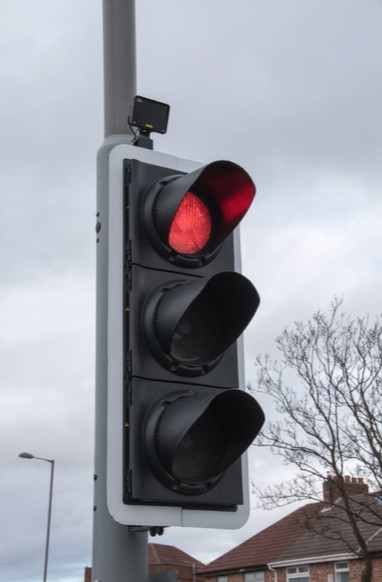 Cảm biến được đặt trên một đèn giao thông ở Anh