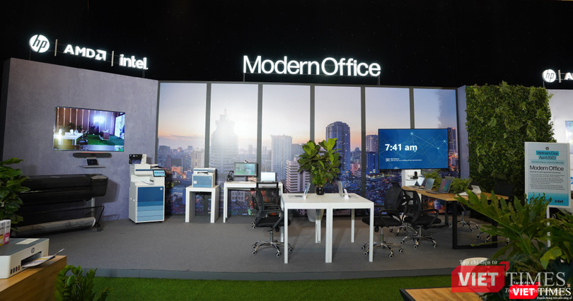 Mô hình văn phòng làm việc hiện đại của HP với các thiết bị do hãng này sản xuất - từ các mẫu laptop cho đến máy in, thiết bị hội nghị từ xa Poly, phụ kiện chơi game HyperX Mô hình văn phòng làm việc hiện đại của HP với các thiết bị do hãng này sản xuất - từ các mẫu laptop cho đến máy in, thiết bị hội nghị từ xa Poly, phụ kiện chơi game HyperX