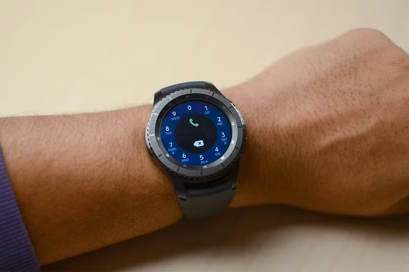 Samsung Gear S3 (ảnh Digital Trends)