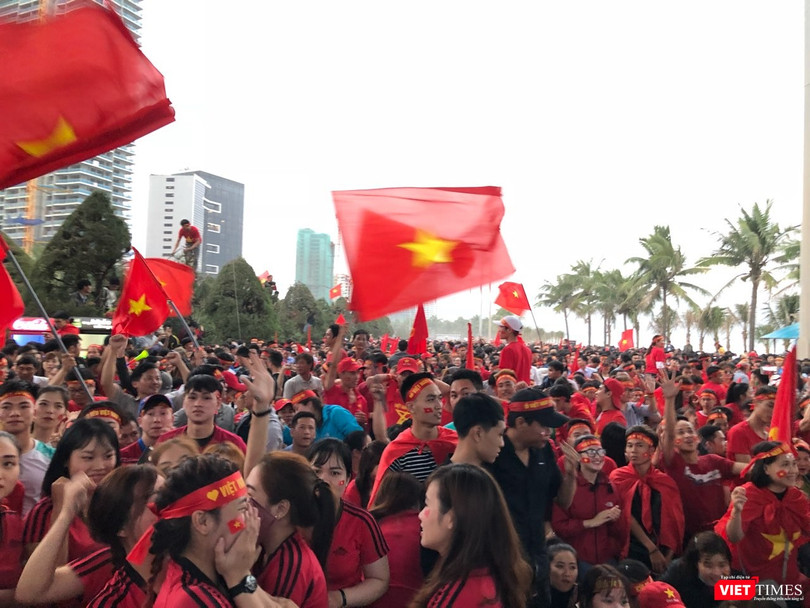 Không khí trận bóng lịch sử của U23 Việt Nam: Chút tiếc nuối phút cuối ảnh 42