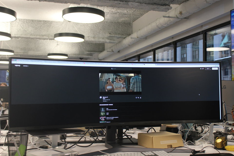 Website, YouTube và các ứng dụng sẽ hiển thị như thế nào trên màn hình siêu rộng này? ảnh 23