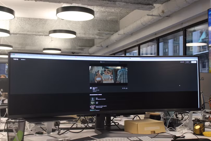 Website, YouTube và các ứng dụng sẽ hiển thị như thế nào trên màn hình siêu rộng này? ảnh 23