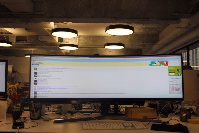 Website, YouTube và các ứng dụng sẽ hiển thị như thế nào trên màn hình siêu rộng này? ảnh 14