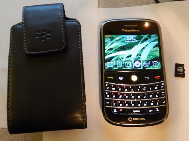 Cùng hoài cổ với 6 mẫu smartphone ra đời cách đây 10 năm ảnh 2