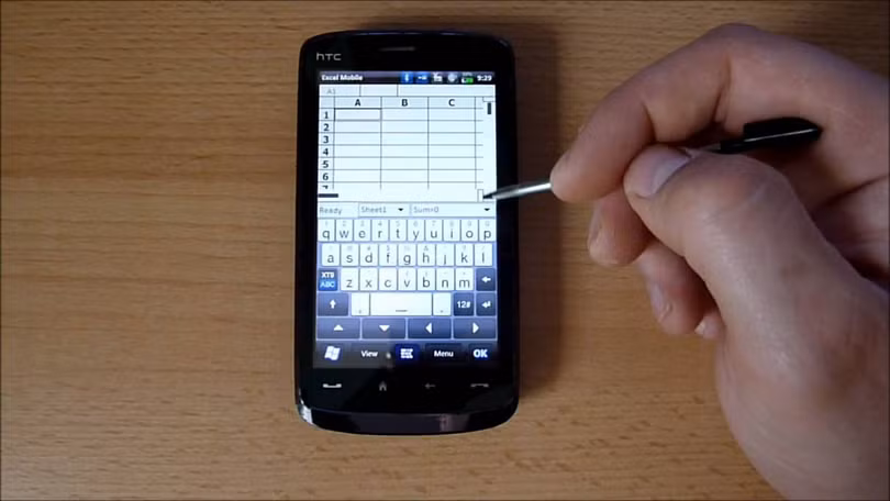 Cùng hoài cổ với 6 mẫu smartphone ra đời cách đây 10 năm ảnh 4