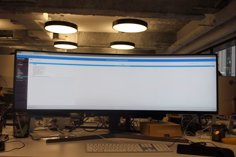 Website, YouTube và các ứng dụng sẽ hiển thị như thế nào trên màn hình siêu rộng này? ảnh 8