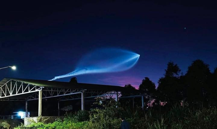 Vệt sáng kỳ lạ trên bầu trời người dân miền Trung quan sát thấy rạng sáng 15/7.