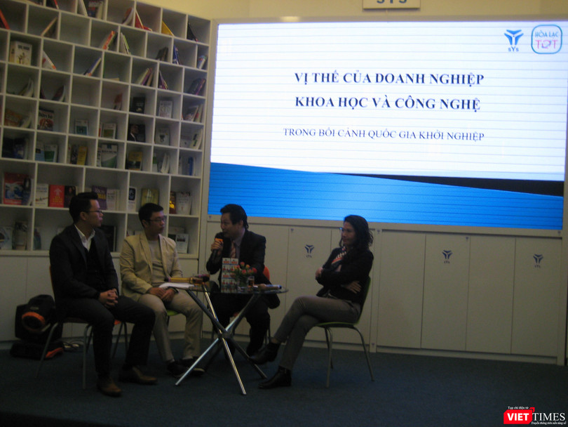 Các diễn giả thảo luận về vai trò của doanh nghiệp KHCN 