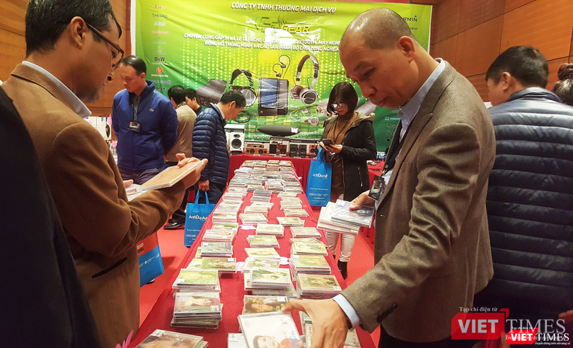 Chiêm ngưỡng những cặp loa tiền tỷ tại Triển lãm nghe nhìn Việt Nam 2017 ảnh 30