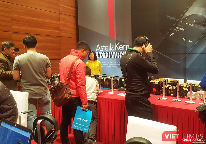 Chiêm ngưỡng những cặp loa tiền tỷ tại Triển lãm nghe nhìn Việt Nam 2017 ảnh 18