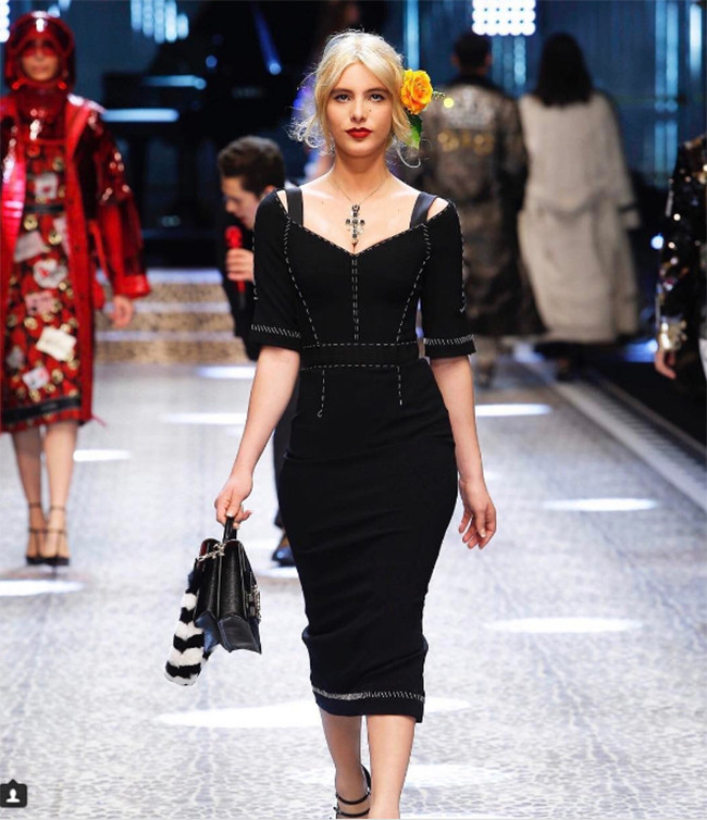 Cuộc sống tuyệt vời của cô gái được nhiều người xem nhất trên Instagram ảnh 9