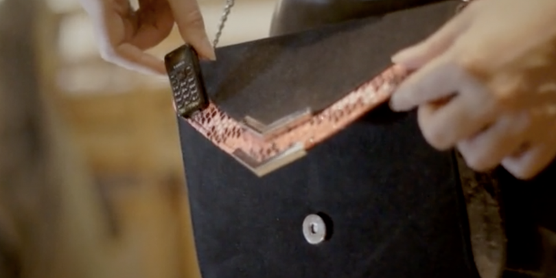 Chiếc điện thoại nhỏ nhất thế giới nhỏ cỡ nào ảnh 8