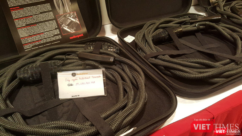 Chiêm ngưỡng những cặp loa tiền tỷ tại Triển lãm nghe nhìn Việt Nam 2017 ảnh 24
