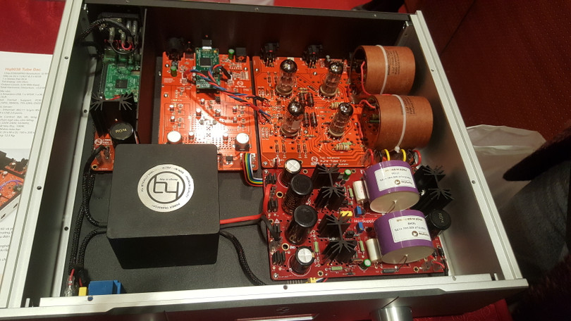 Chiêm ngưỡng những cặp loa tiền tỷ tại Triển lãm nghe nhìn Việt Nam 2017 ảnh 17