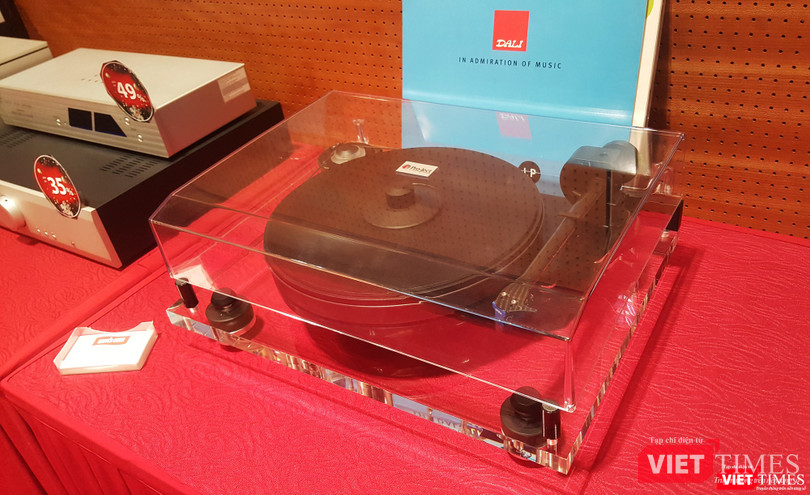 Chiêm ngưỡng những cặp loa tiền tỷ tại Triển lãm nghe nhìn Việt Nam 2017 ảnh 20