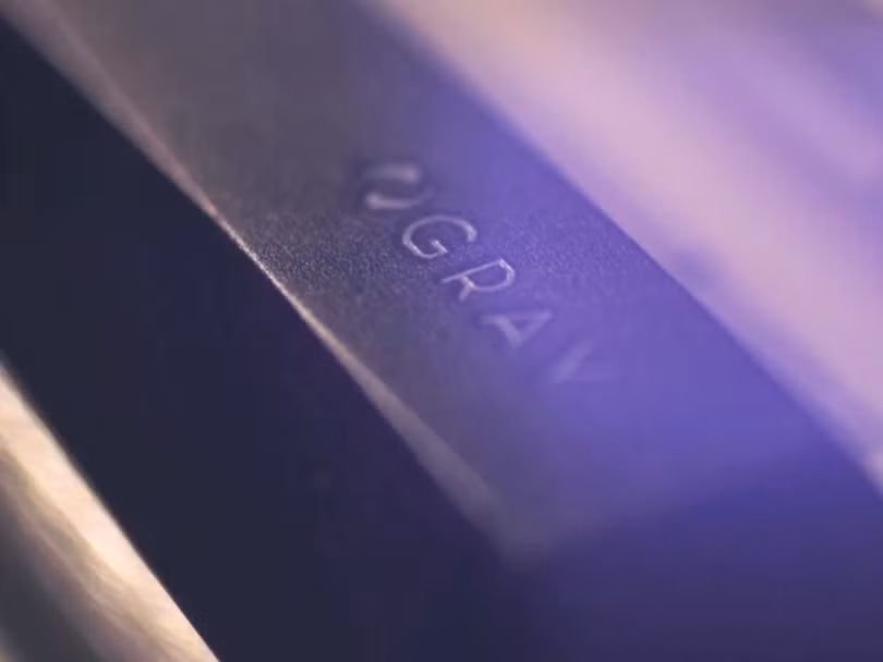 Chiêm ngưỡng bộ ốp viền có giá đắt hơn cả iPhone X ảnh 6