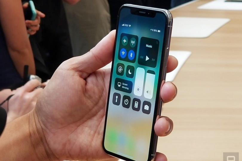 iPhone X sẽ được lên kệ vào ngày 3/11 (ảnh: Engadget)