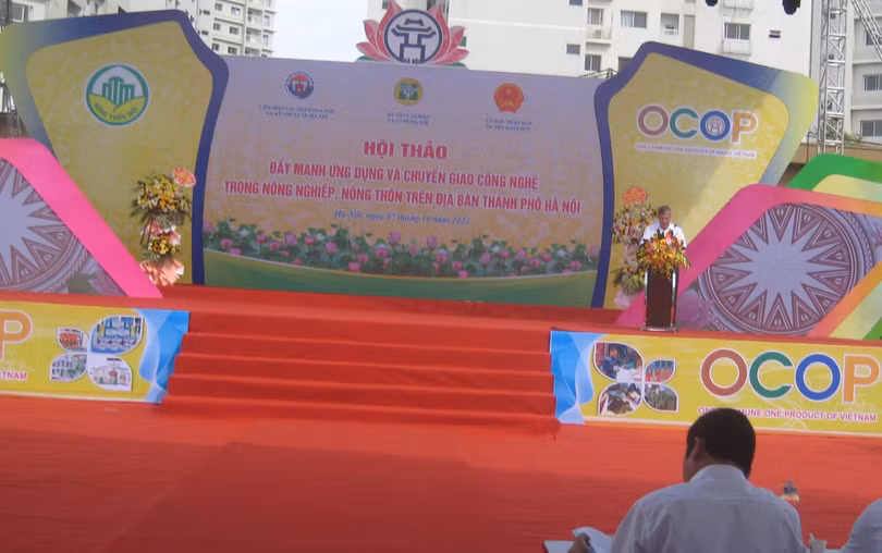 Ông Lê Xuân Rao - Chủ tịch Liên hiệp các hội khoa học và kỹ thuật Hà Nội phát biểu khai mạc